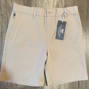 Vineyard Vines Performance Boy’s Khaki Shorts Youth Kids , size 16 NEW